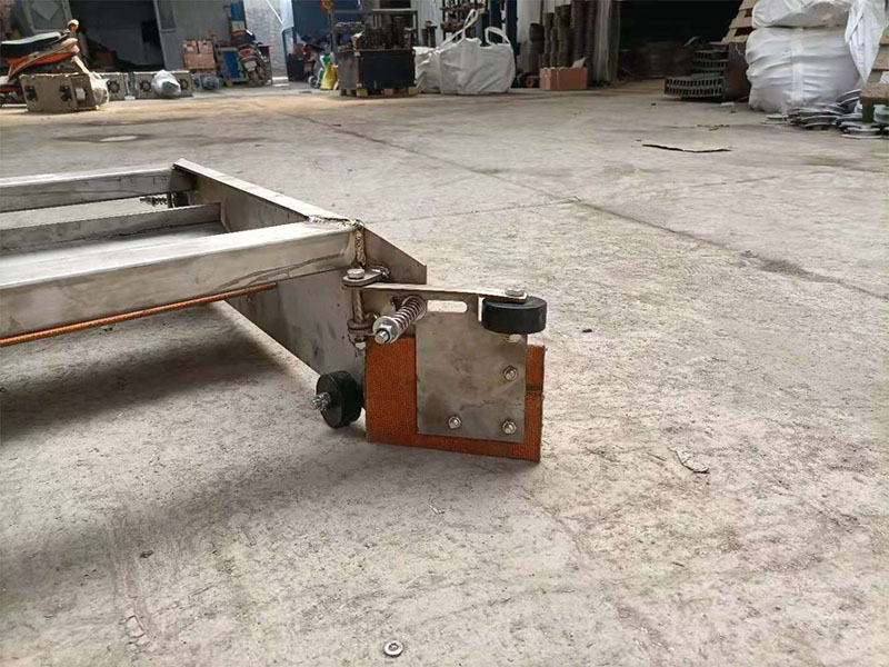 刮糞機